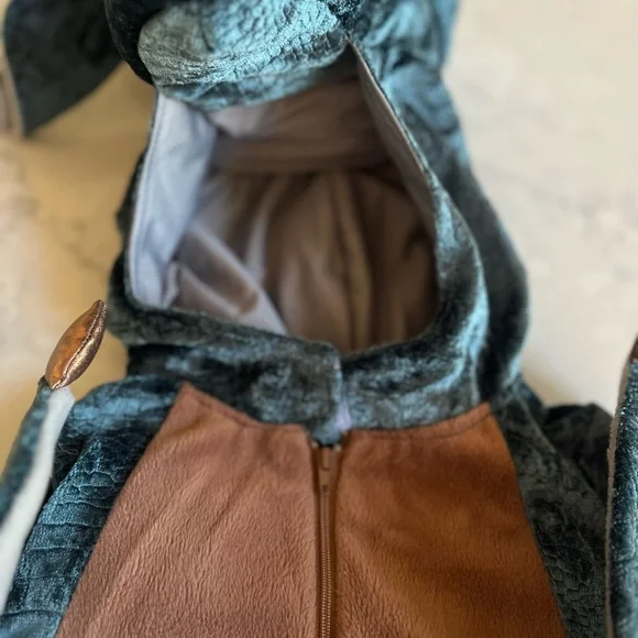 FAO Schwarz Dragon costume 5T - Picture 12 of 14